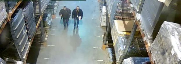 Двое мужчин украли со склада в Подольске сигареты на 7 млн рублей