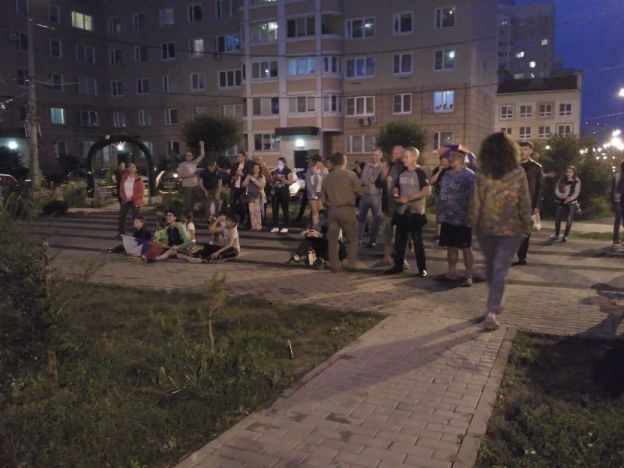 Подольчане болеют за Россию дворами