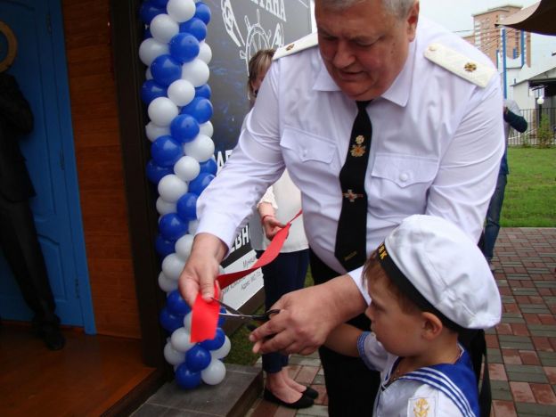 Кафе-бар «Два капитана» открыли на бульваре имени кинорежиссера Е. Карелова