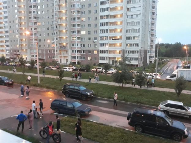 В Подольске пьяный водитель разбил 2 автомобиля и пошел домой