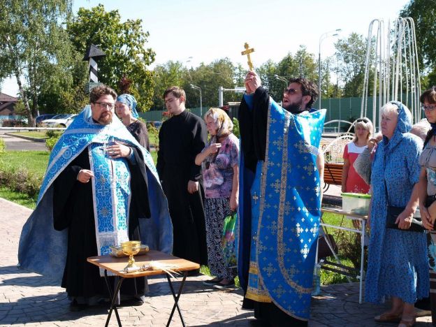 Молебен