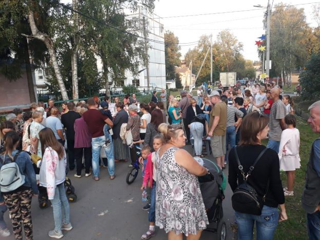 Толбинцы, страдающие от мусорного полигона под окнами, записали обращение к губернатору