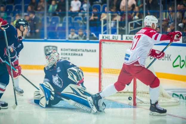 Подольский ХК «Витязь» победил «Нефтехимик» в матче регулярного чемпионата КХЛ.