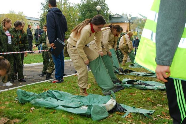«Девушки в погонах» 