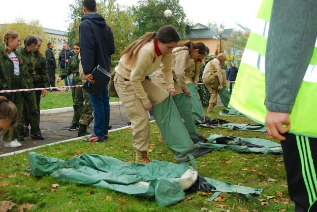 «Девушки в погонах» 