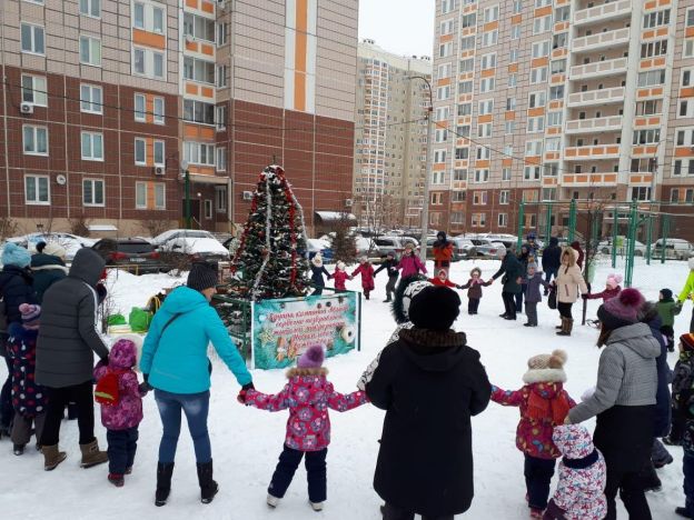 Управляющие компании провели елки в Кузнечиках