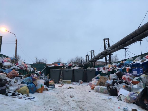 Новогодний Подольск тонет в мусоре