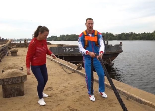 Силач из Подольска Иван Мечишев