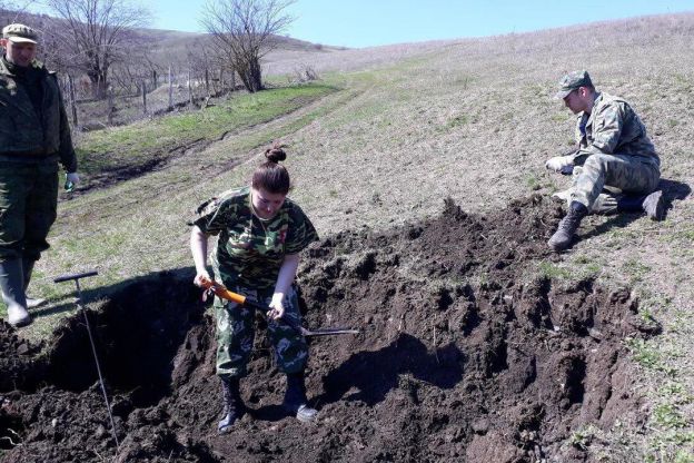 Поисковики из Подольска нашли в горах останки шестерых солдат