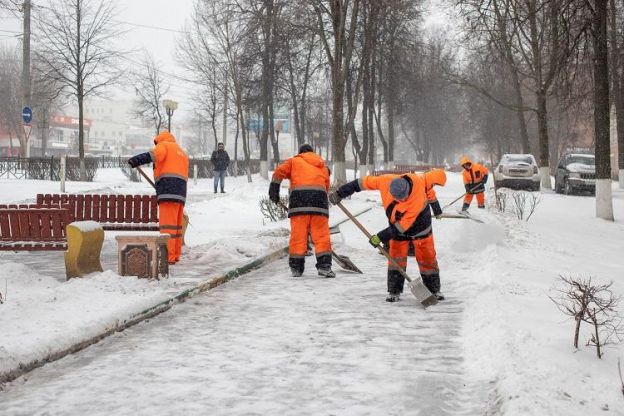 2020.12.25-chistka-sneg-trotuat-ploshhadka-9753