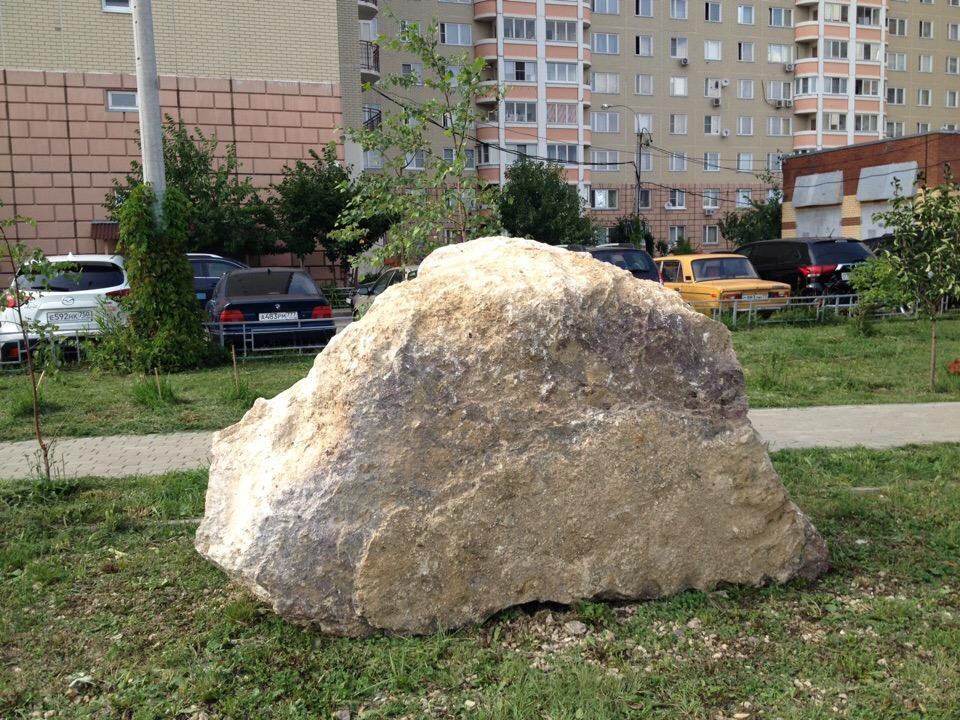 Памятным камнем из города-героя Тулы пополнилась аллея в Подольске