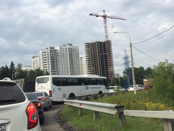 Новая разметка на Варшавском шоссе в Подольске собирает пробки по ГОСТу