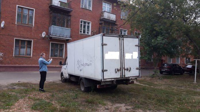 350 случаев автохамства на газонах зафиксировано в Подольске летом