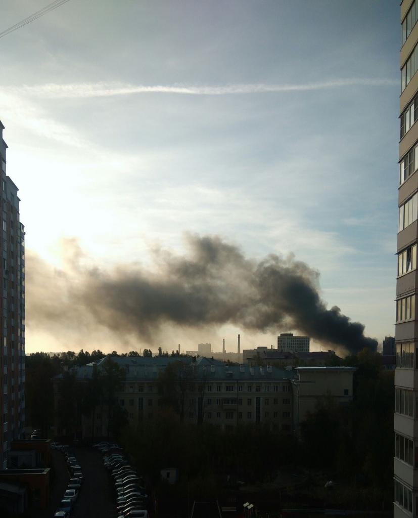 Крупный пожар в промзоне у станции Подольск