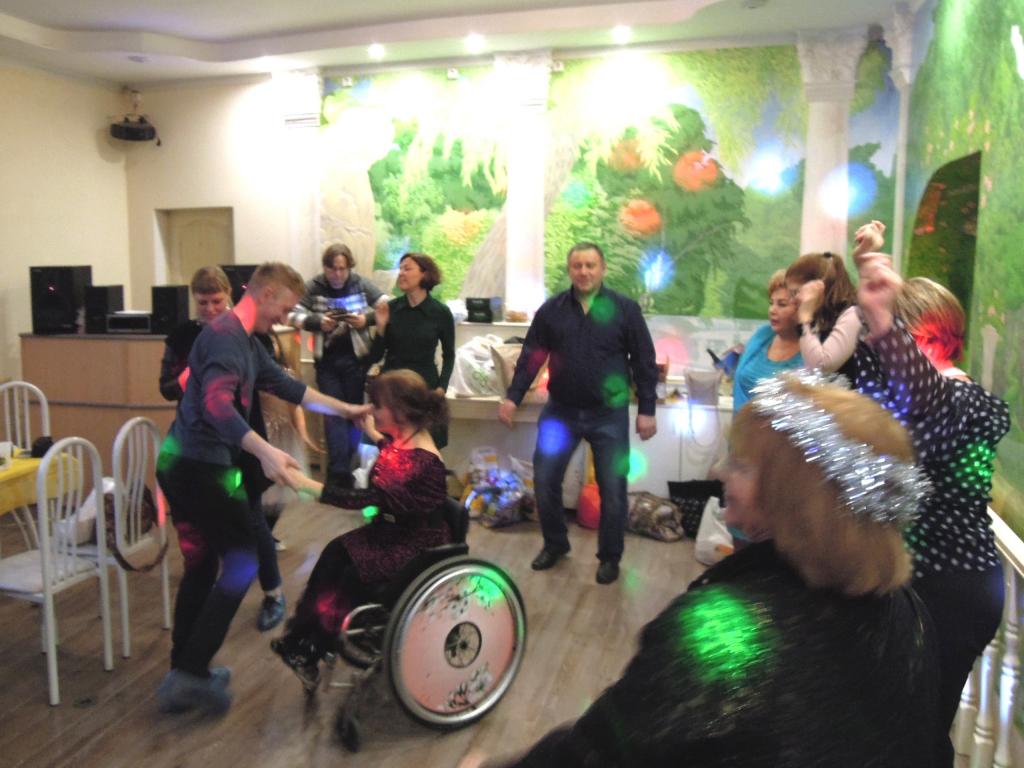 Молодые инвалиды Подольска провели праздничную встречу