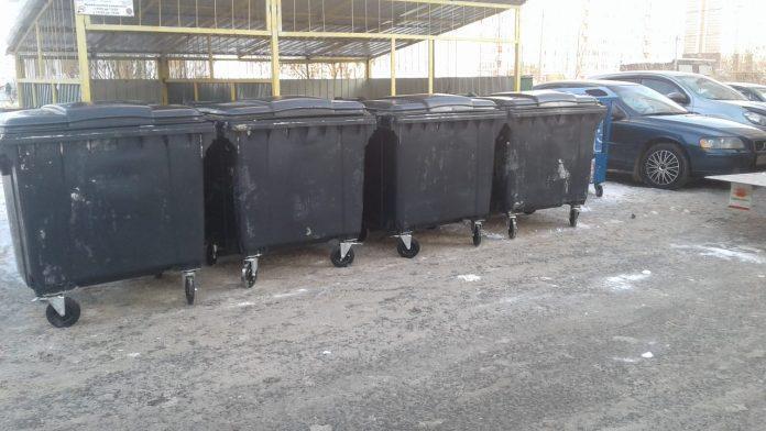 Установкой новых контейнеров решают проблему вывоза мусора в Подольске 