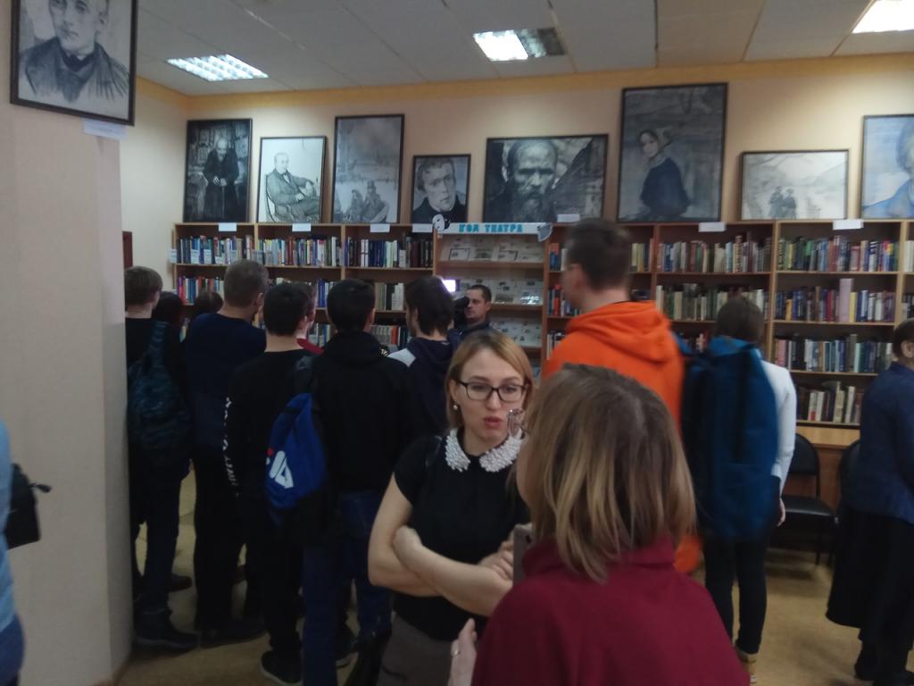 Выставка графических иллюстраций Ильи Глазунова открылась в библиотеке 