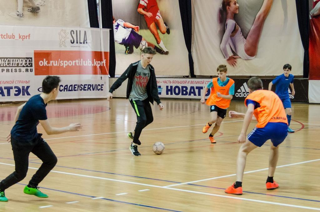 Игроки мини-футбольной суперлиги проведут мастер-класс для участников юношеского турнира