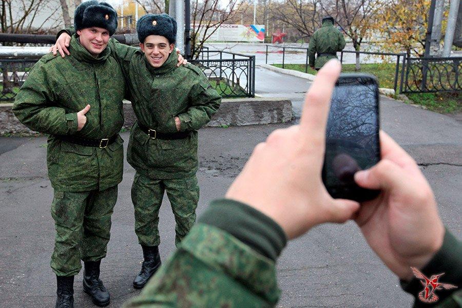 Военным запретят размещать информацию о себе в СМИ и интернете 