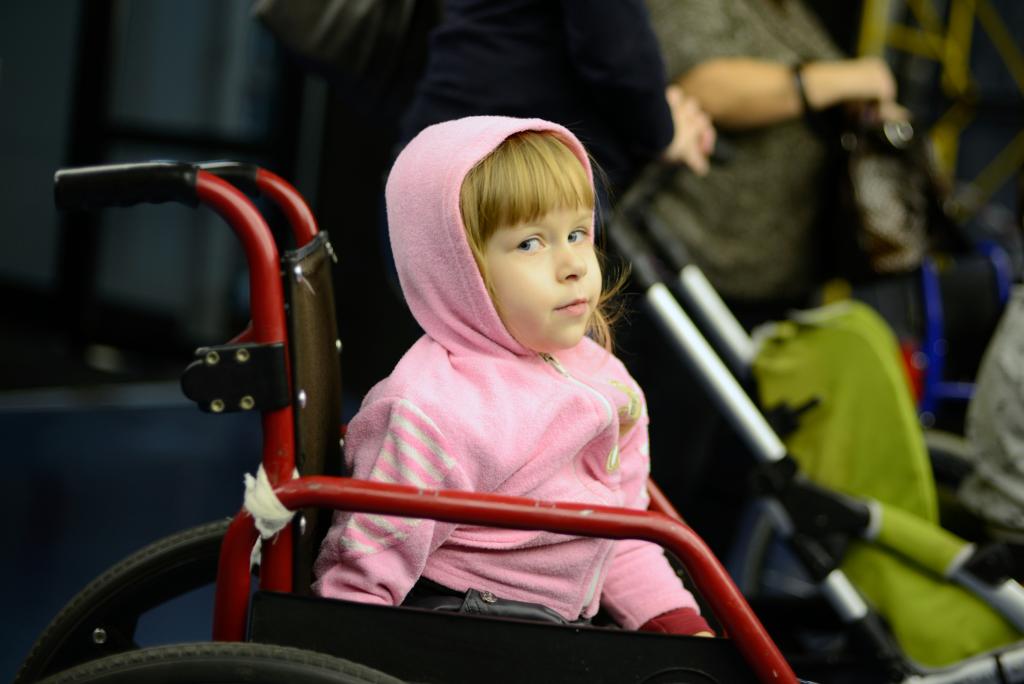 Выплаты по уходу за детьми-инвалидами увеличены до 10 000 рублей 