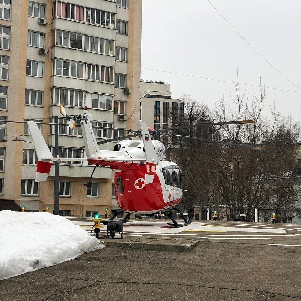 Упавшие с высоты попали в больницы на вертолетах