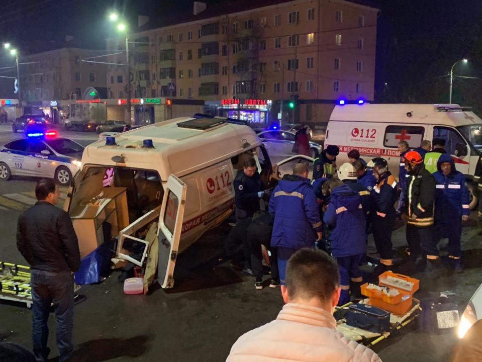 В Подольске иномарка не пропустила «скорую»: 5 человек пострадали в ДТП