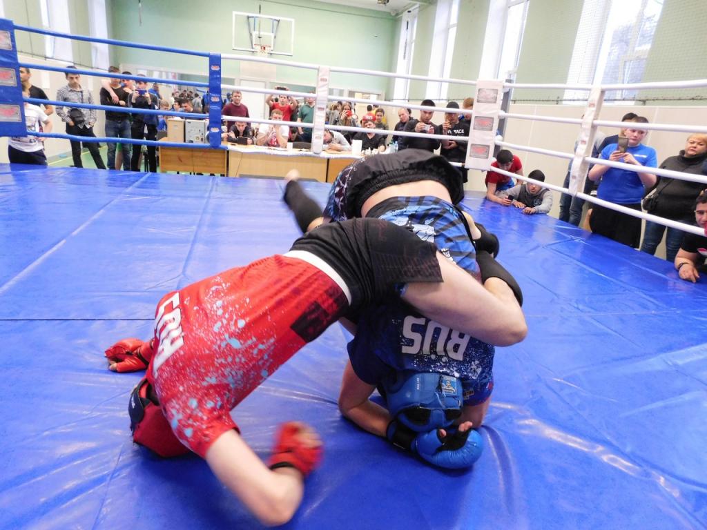Подольские бойцы-универсалы успешно дебютировали на турнире MMA