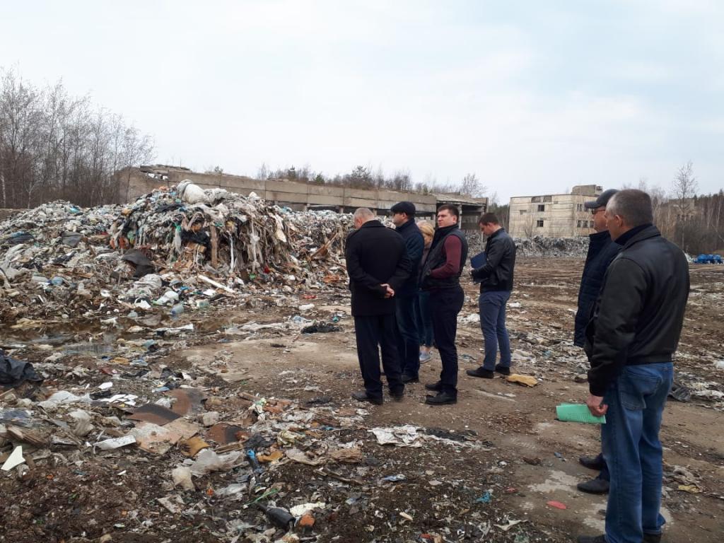 Незаконная свалка в Подольске уменьшается очень медленно