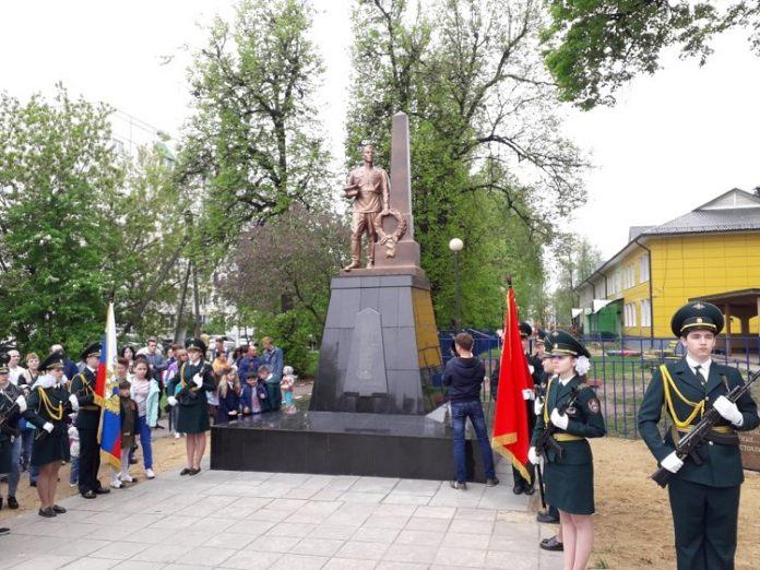 В поселке Быково открыли новый памятник землякам, погибшим на войне