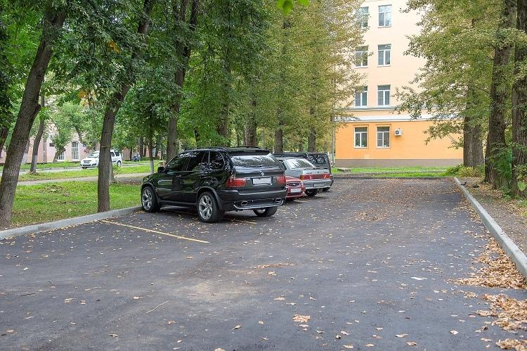 В Климовске появится новые парковочные места