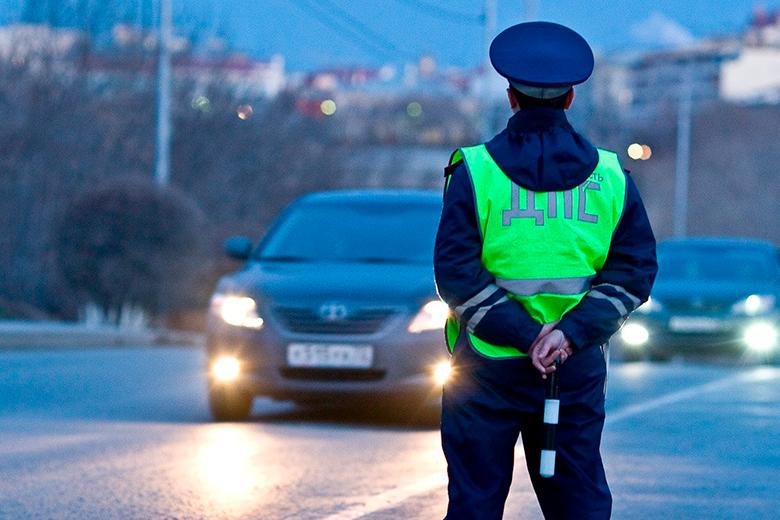 Сотрудники ГИБДД помогли доставить травмированного ребенка в больницу