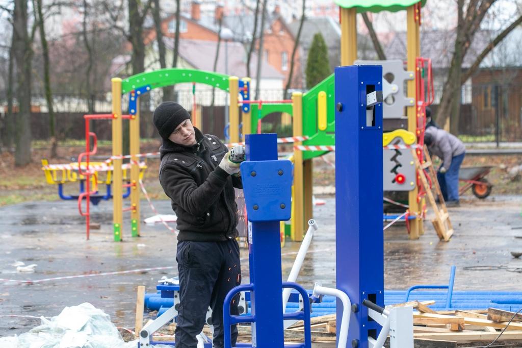 На Красной Горке появятся новые детская и спортивная площадки