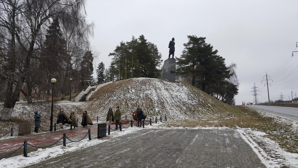 В поселке Кузнечики состоялось возложение цветов