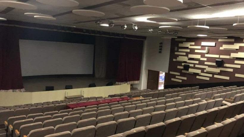 Владельцев торговых центров призывают приостановить работу кинотеатров
