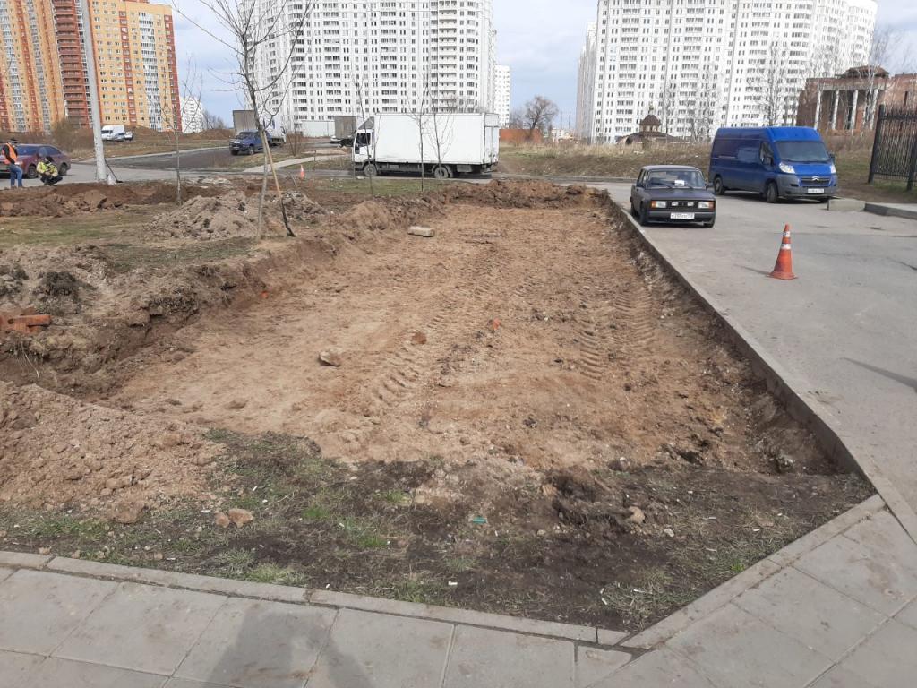 Парковочные места строят на ул. Генерала Смирнова