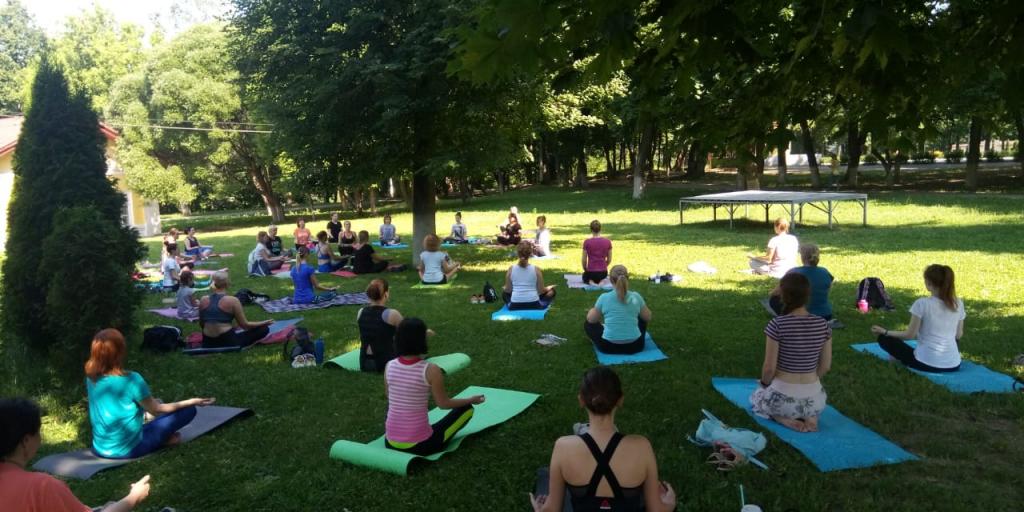 Первая йога‑тренировка прошла в парке культуры и отдыха Талалихина
