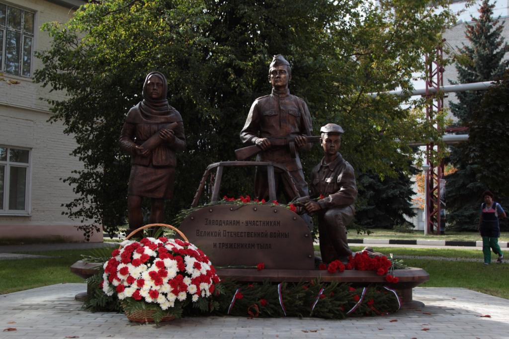 На территории «ЗиО-Подольск» появился памятник заводчанам-участникам Великой Отечественной войны