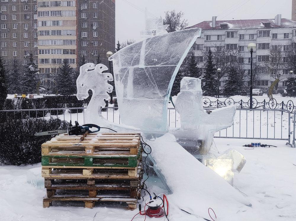 Фестиваль ледяных скульптур в сквере Поколений