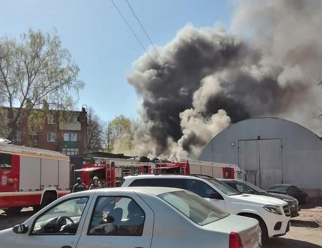 Ликвидирован пожар в гаражном боксе