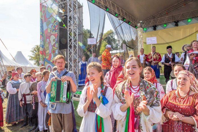 Фестиваль народного творчества «Славянское подворье» пройдет в Дубровицах