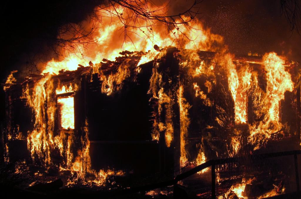 В частном доме при пожаре погиб человек