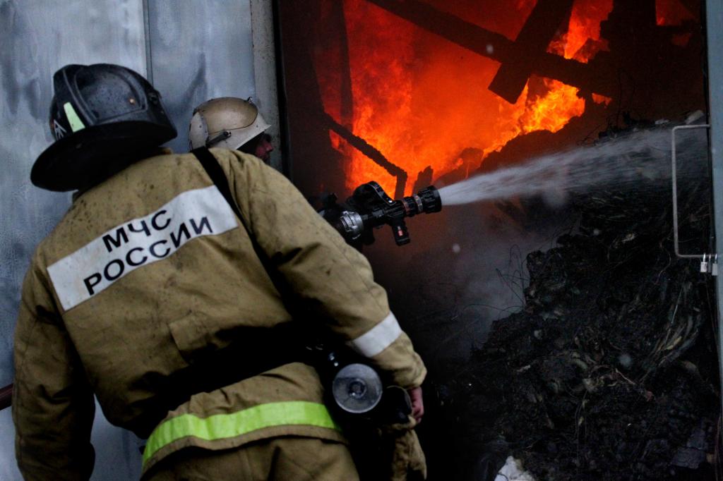 При пожаре в квартире на ул. Ленинградской погибли два человека