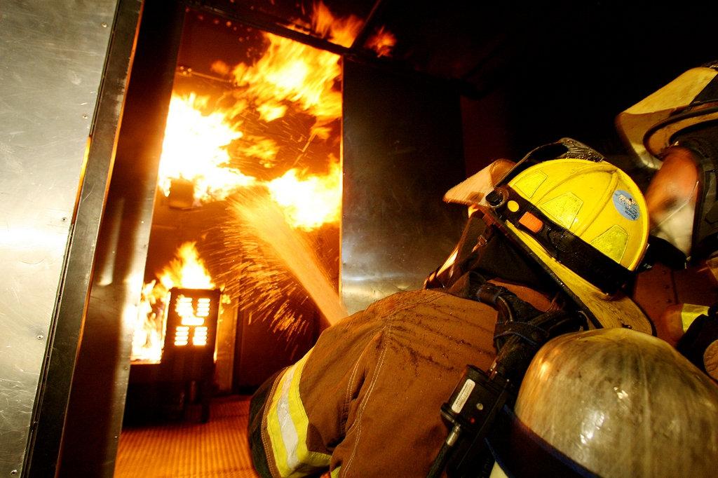 Ликвидация пожара в жилом доме на ул. Филиппова