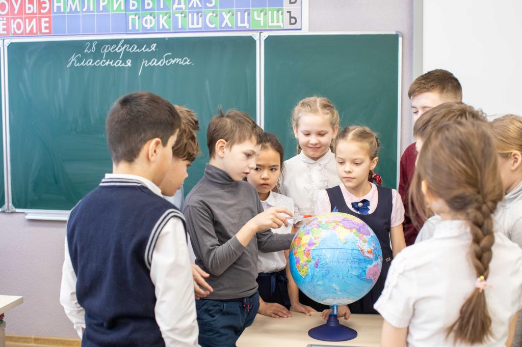Дети из ДНР приступили к учебным занятиям