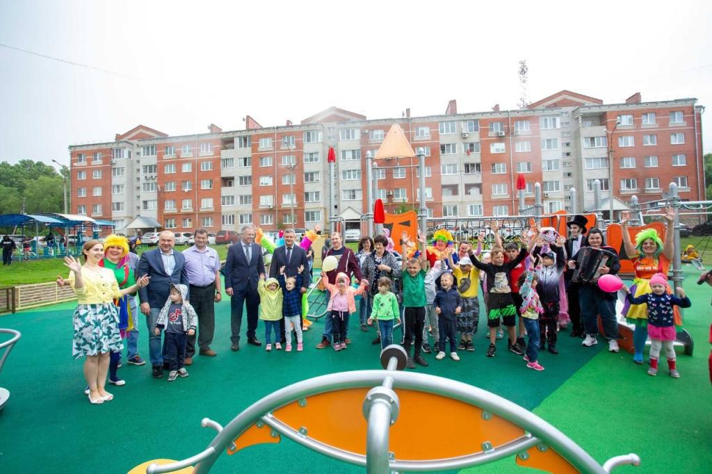 В селе Сынково открыли детскую игровую площадку