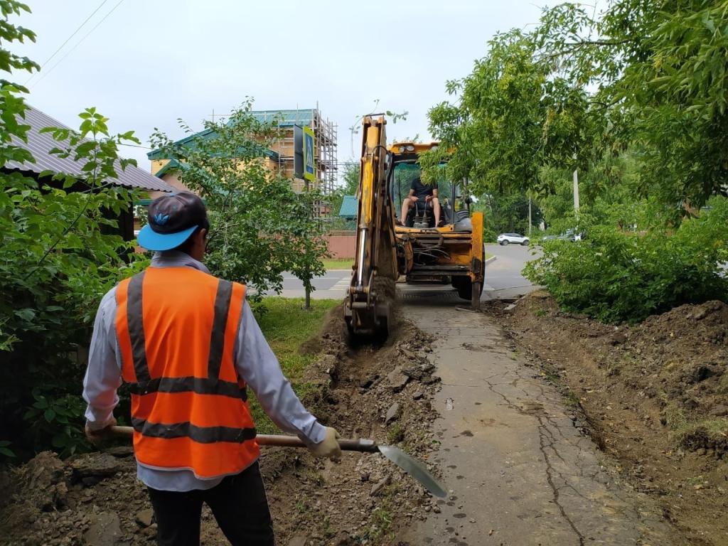 В Климовске народные тропы превращаются в тротуары