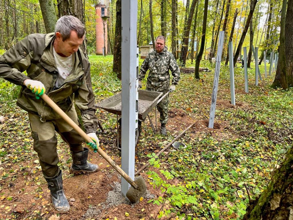 До конца сентября сделают ограждение в лагере «Ромашка»