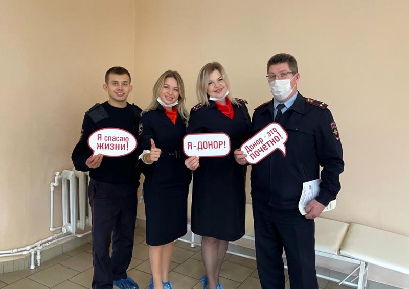 В Подольске полицейские приняли участие в акции «Полицейский донор»