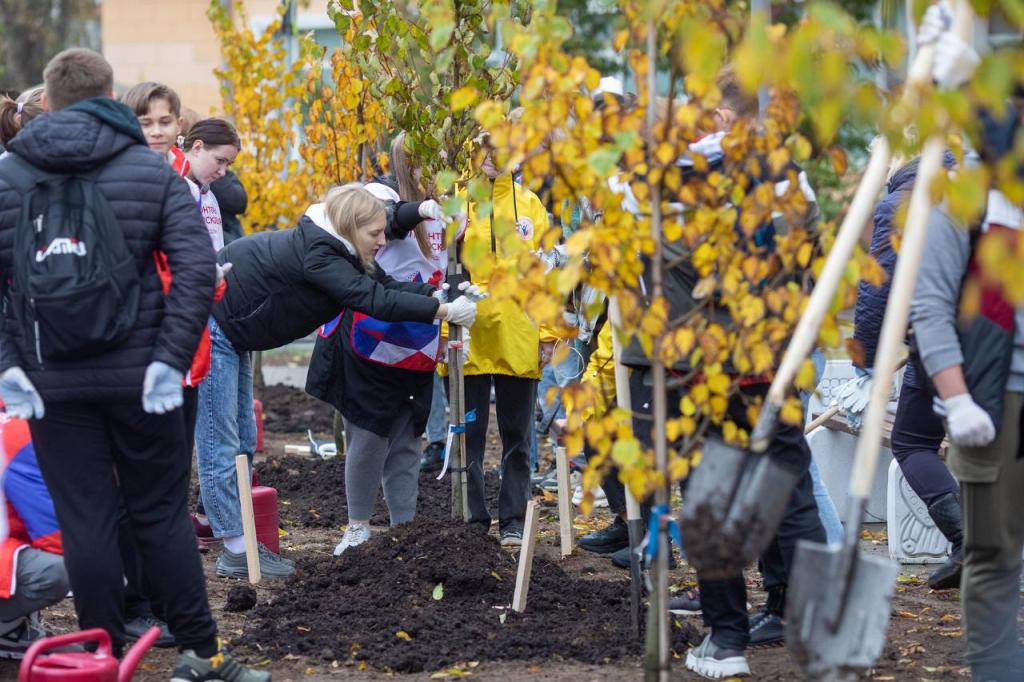 В Подольске прошла экологическая акции «Наш лес. Посади свое дерево»