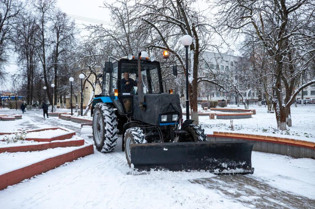 Снегоуборочная техника работает на улицах Подольска с вечера 15 ноября